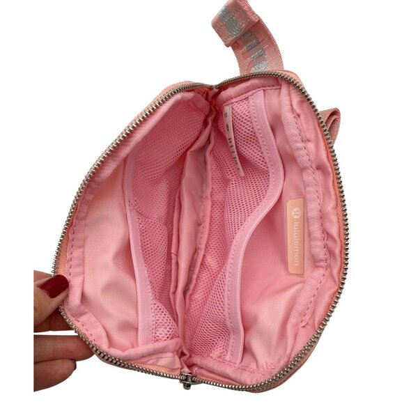 NWT Lululemon Everywhere Belt Bag “Pink Pastel (PNPA)” NWT - Picture 3 of 5